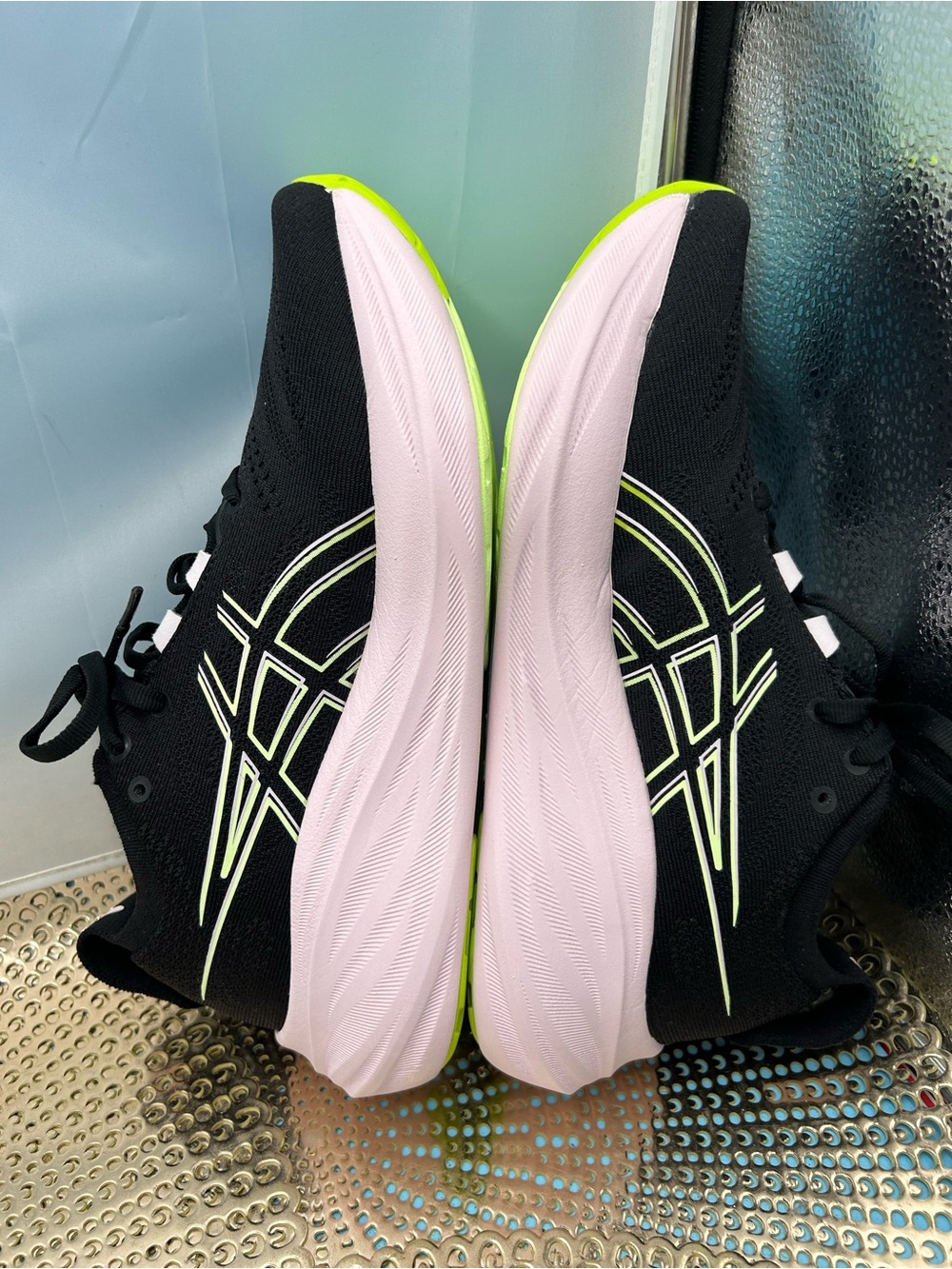 ASICS women 7.5 black gel nimbus running shoes - Picture 3 of 9